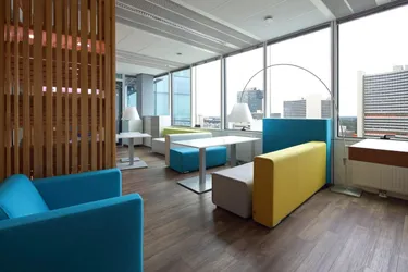 Großzügige, moderne Bürofläche mit tollem Ausblick - Saturn Tower