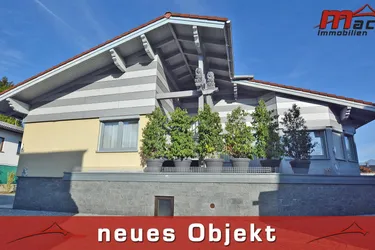 Gepflegtes Wohnhaus mit sieben Zimmern, Pool &amp; Fitness