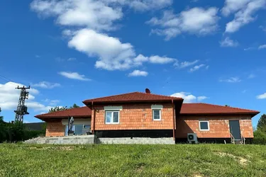 Bestlage im sonnigen Südburgenland: Stilvoller, moderner Neubau-BUNGALOW mit Terrasse, Garten, Garage mit Fernblick in Ruhelage auf 1.541m² Grundfläche!