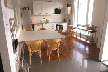 IBK-Pradl: 1 geräumiges, helles WG-Zimmer für einen Studenten oder berufstätige Person in einer 8er WG-Wohnung ab September 2025!