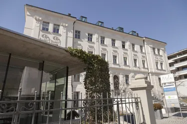 Helles Großraumbüro mit Perspektive im Anbau der Alten Sparkasse | TOP 01, 5 Zimmer Einheit im Zentrum von Imst Tirol
