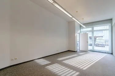 Attraktive Gewerbeeinheit im Erdgeschoss