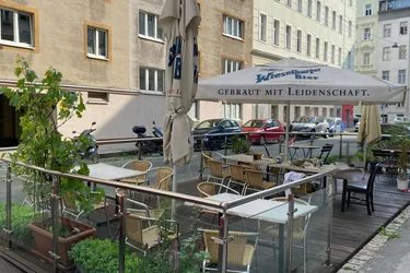 Traditionsbetrieb in Margareten – Voll ausgestattetes Gastronomielokal mit großem Schanigarten &amp; treuem Kundenstamm in zentraler Lage