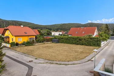 Sonniges Traumgrundstück in Pottenstein: 650 m² ebenes Bauland in absoluter Ruhelage!