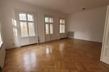 Villenwohnung mit Ausgang in den Garten! Seltene Gelegenheit! Wohnen wie Hedy Lamarr!