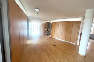 Repräsentative Büroetage mit Potenzial zur Umwandlung in moderne Wohnungen im Zentrum von Mödling.