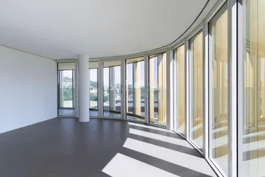 Repräsentative Büroetage mit Potenzial zur Umwandlung in moderne Wohnungen im Zentrum von Mödling.