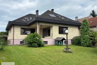 Engelhartstetten - Gediegenes Einfamilienhaus mit großem sonnigen Garten