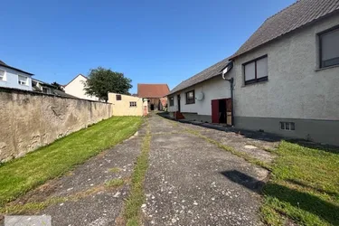 Breitenbrunn - großes Bauernhaus mit 3 Wohneinheiten und Sandsteinstadl