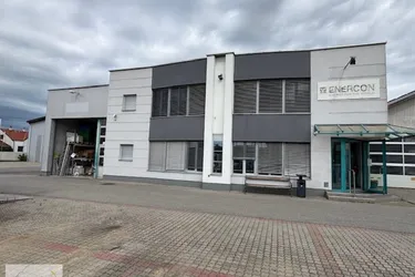 Gols - Bürogebäude mit Lager- und Sozialräumen sowie großem Parkplatz