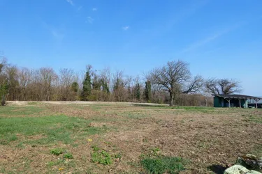 EXKLUSIVER BAUGRUND UNVERBAUBARER SEEBLICK