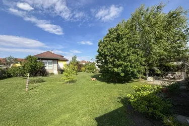 Wohnen, wo Lebensqualität zu Hause ist – Exklusives Wohlfühlhaus mit Traumwintergarten, Gartenidylle &amp; Ausbaupotenzial
