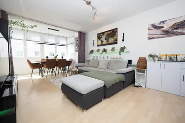 Charmante 2-Zimmer Wohnung – „City Flair“ mit separater Küche 