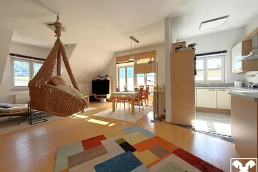 Familien und Paare aufgepasst: Lichtdurchflutete 3-Zimmer Wohnung in ruhiger, zentralen Lage
