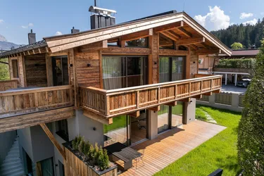 Luxuriöses Familienchalet mit 6 Zimmern und Terrasse