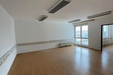 Büro, Kanzlei, Ordination, mehrere freie Flächen im Bürohaus in der Grawatschgasse