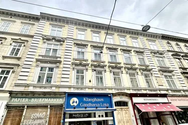 Helle Altbauwohnung im 3ten Stockwerk, direkt bei der Neubaugasse!