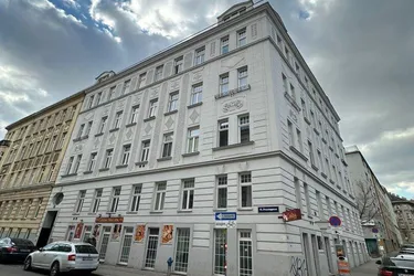 Best-Lage! Helle 2 Zimmer Altbauwohnung im 1. Liftstock, befristet vermietet!