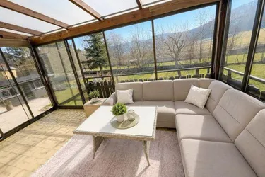 Alland Familienhaus mit 1.006 m² Eigengrund