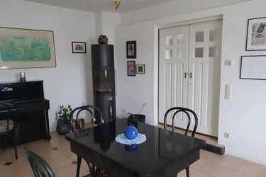 BESONDERES WOHNHAUS mit ATELIER (UNIKAT) - ideal für 1 - 2 Pers. im ZENTRUM von TARSDORF
