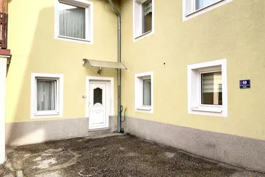 Zweifamilienhaus mit Potenzial – Ihr neues Projekt wartet!