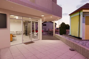 Neubau-Café im Zentrum von Hofkirchen im Traunkreis | Kauf oder Miete möglich