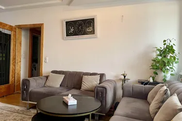 Helle 4-Zimmer-Wohnung mit Balkon/Wintergarten – zwei Gehminuten zur PlusCity