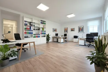 Kernsaniertes Büro mit Stil und Substanz – perfekt für den professionellen Neustart!