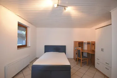 "GRÖDIG - Kleines Apartment mit Balkon und PKW-Stellplatz"