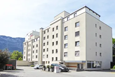 Großzügige, generalsanierte 2,5-Zimmerwohnung in guter Lage