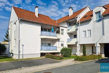 Großzügige Dachgeschosswohnung mit Loggia 