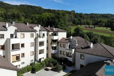 Familienwohnung im OG mit Loggia 