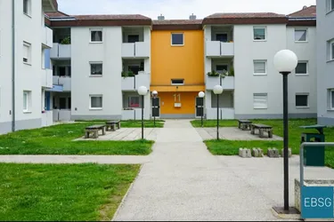 3-Zimmerwohnung im 1.OG mit Balkon