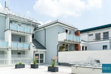 4-Zimmerwohnung im 1.OG mit Loggia