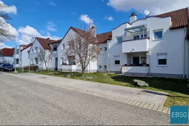 Familienwohnung im OG mit Loggia