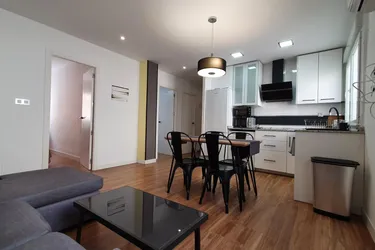 Stilvoll renovierte Wohnung am Meer