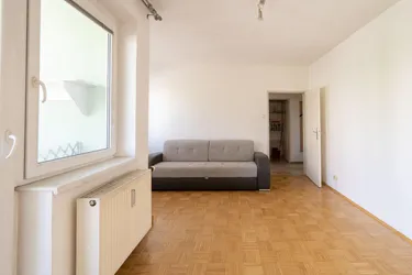 Charmante 2-Zimmer-Wohnung mit Loggia in Linz – Nähe Volksgarten