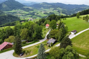 Idyllisches Grundstück mit Hütte und Panoramablick in Zehetner