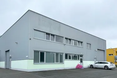 Großzügige Büroeinheit über zwei Etagen mit moderner Ausstattung in Pinsdorf zu mieten!