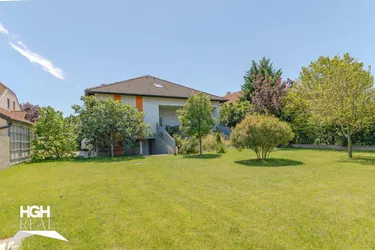 2292 Engelhartstetten: Wohntraum - Top-ausgestattetes Einfamilienhaus in Grün-Ruhelage mit Terrasse, gepflegtem Garten und 2 Garagen