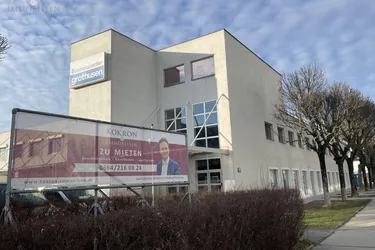 Mehrere Lagerabteile im Businesscenter