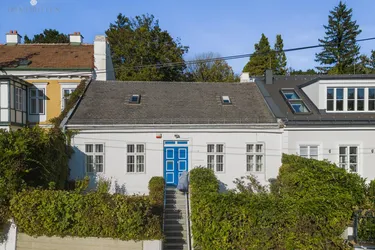 Lebendige Geschichte in jedem Winkel: Ihr exklusives Stadthaus mit idyllischem Innenhof und Gartenparadies