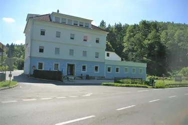 Großzügiges Beherbergungsgebäude bzw. Zinshaus in BAD GLEICHENBERG