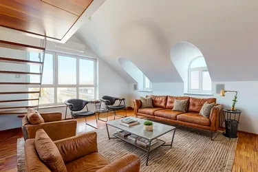 PENTHOUSE MIT DACHTERRASSE | BLICK AUF DEN STEPHANSDOM | DIREKT S-BAHN STATION RENNWEG