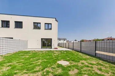 Schlüsselfertige Neubau-Doppelhaushälfte mit Vollunterkellerung