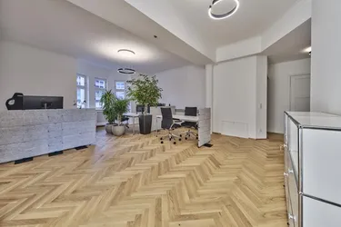Altbauflair neu gedacht-Arbeiten mit Stil und Komfort