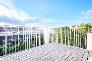 Weitblick &amp; Sonnenschein Maisonette-Dachgeschoss-Wohnung mit 2 Terrassen 2 Bädern und 4 Zimmer
