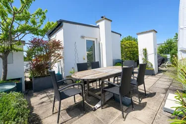 Großzügige Maisonette mit privater 48-m²-Dachterrasse und Panoramablick