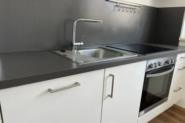 TOP saniert &amp; TOP Preis - 4 Zimmer Wohnung 100m², WG geeignet - in Neunkirchen!
