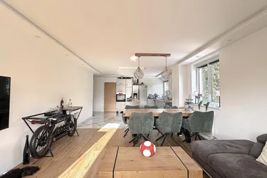 Sonnige 4-Zimmer-Wohnung mit Balkon und Tiefgarage in Hall in Tirol!